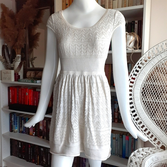 American Eagle Outfitters Dresses & Skirts - American eagle outfitters knitted white dress P88